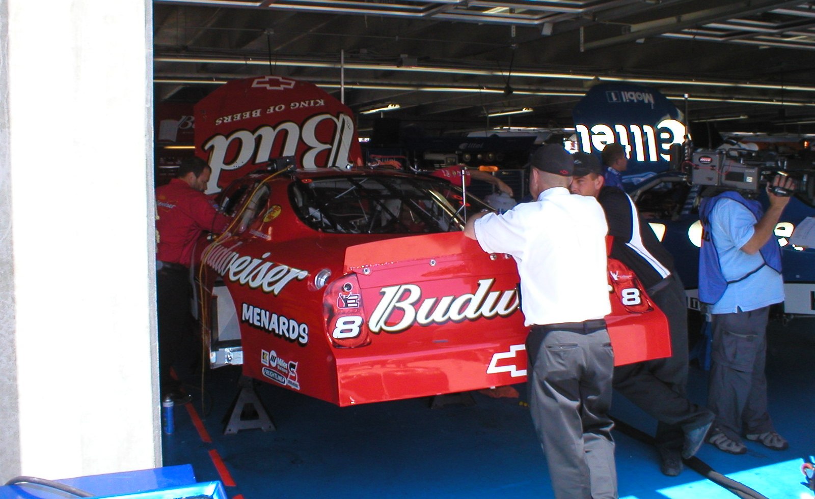 Bud Garage c