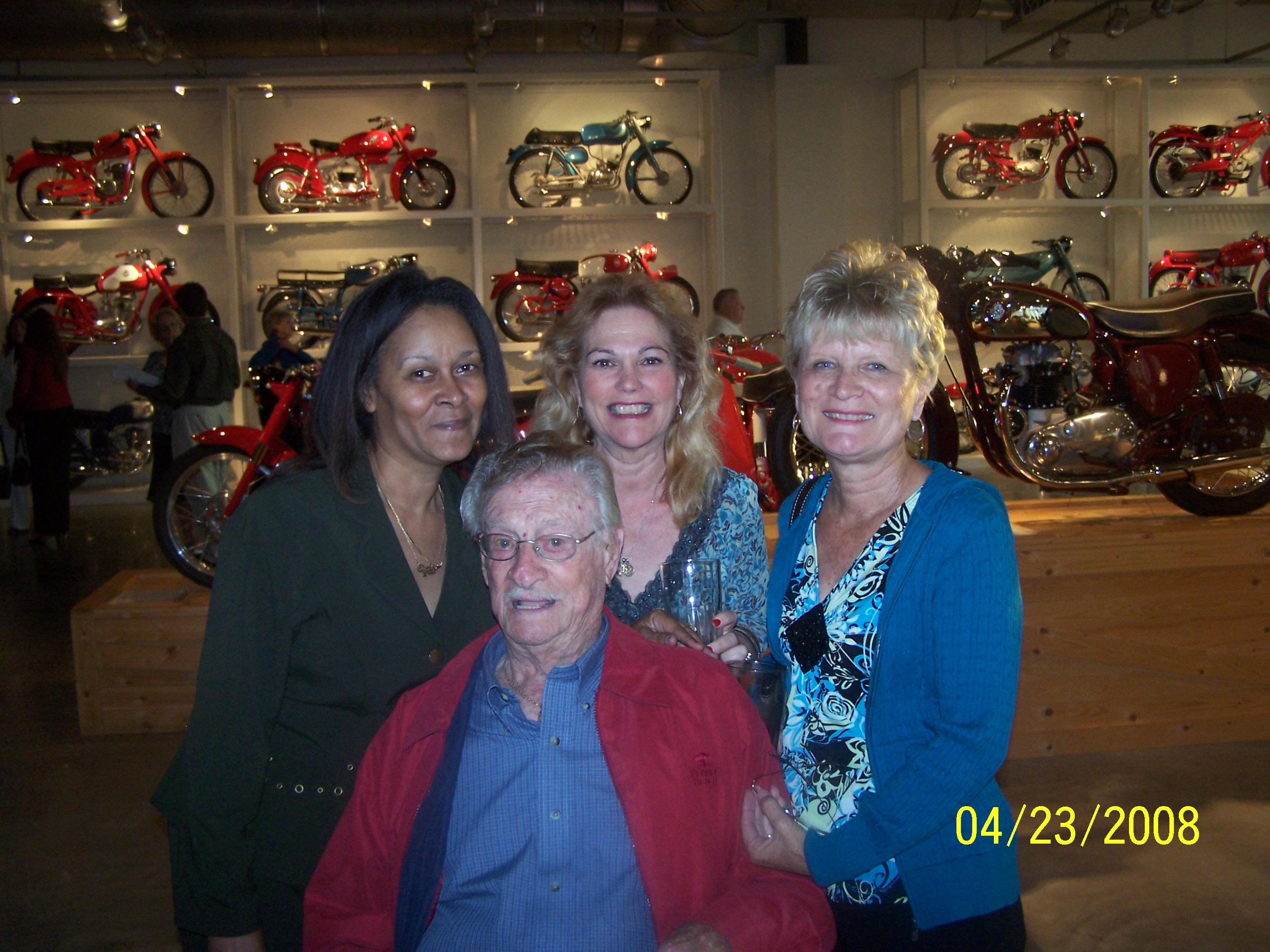 Sybil Scott, Paulette, Geri and Ray Fox