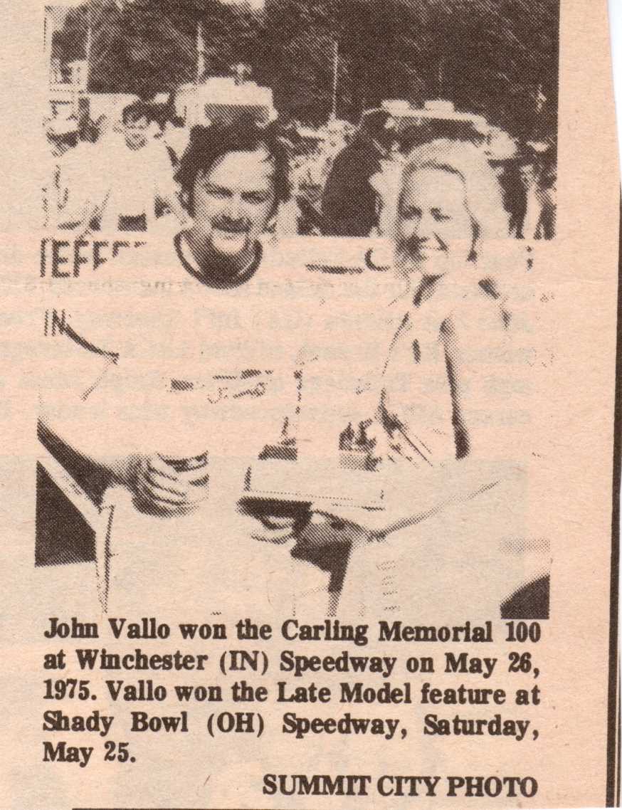 Feature Win (#25) 100 Lap Carling Memorial, Winchester Speedway, May 26, 1975