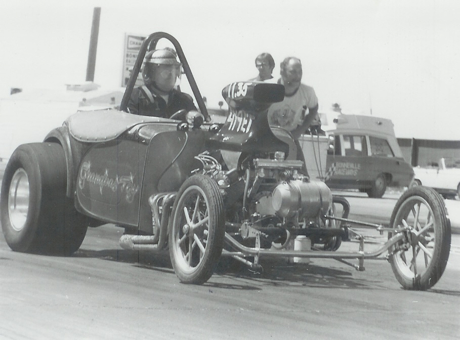 “Grandpa’s Toy” roadster at Bonneville Raceway in about 1978