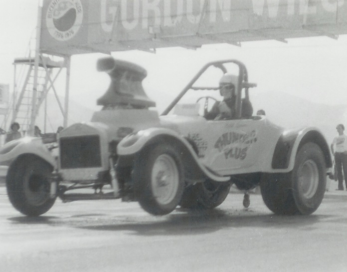Bill Spens in “Thunder Plus” roadster at Bonneville Raceway in about 1978
