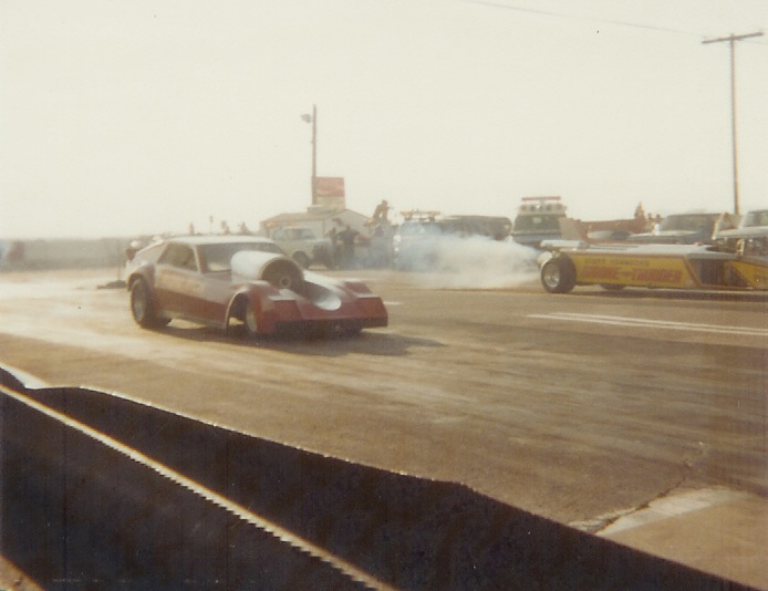 Nitro Nick jet funny car vs. Scott Hammack’s “Smoke ‘n Thunder” jet dragster at Bonneville Raceway