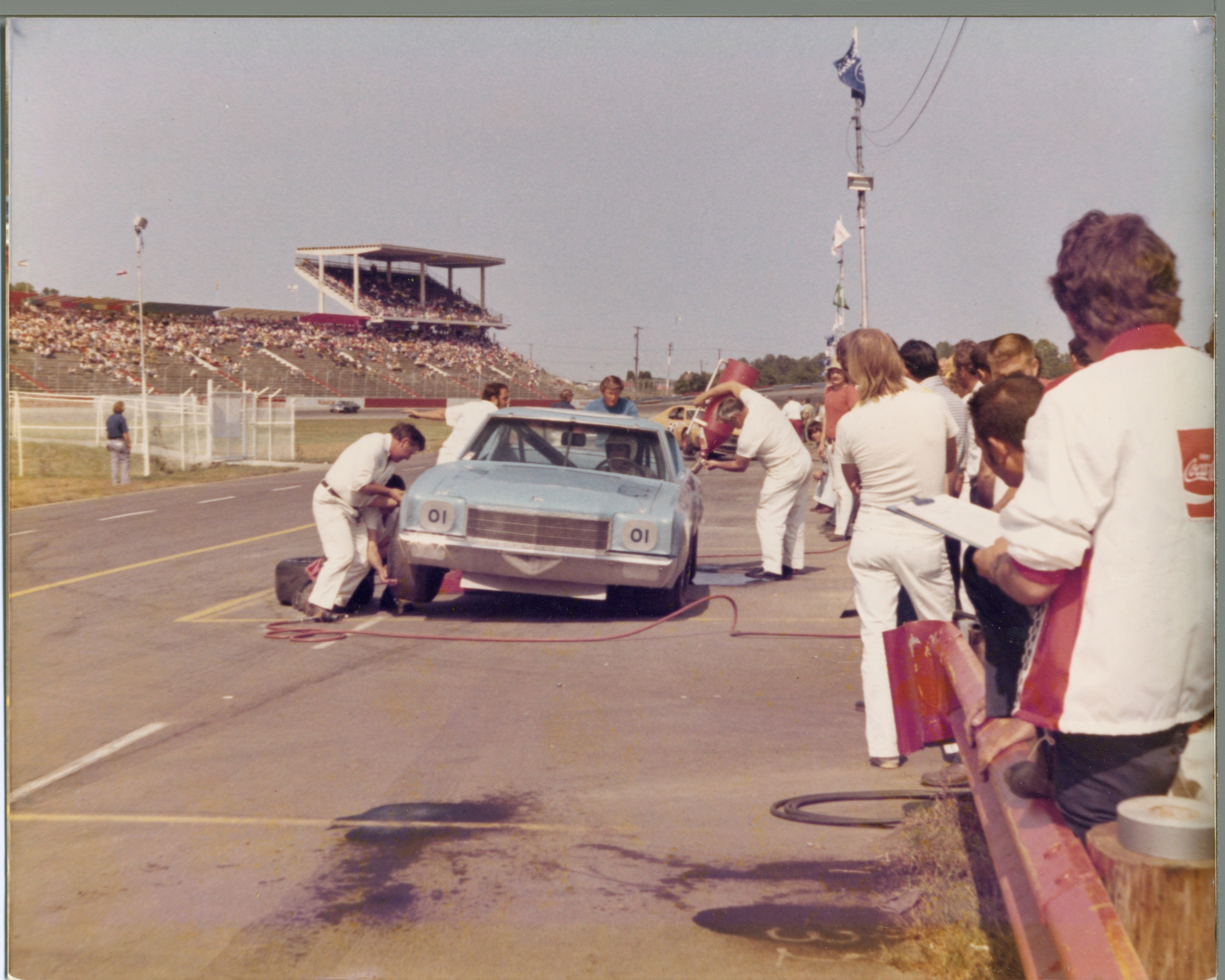 Zervakis Sportsman at Charlotte Jr Johnson crew pitting