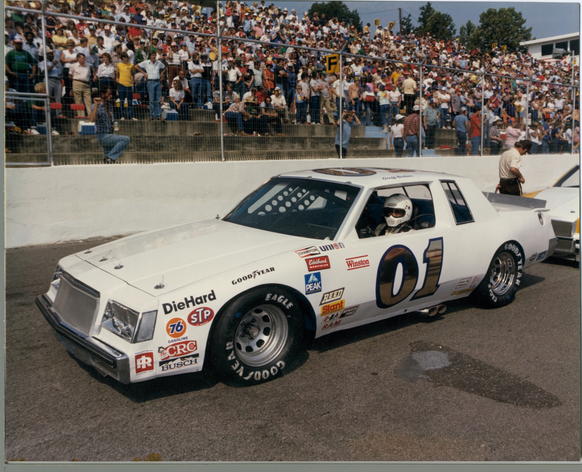 Zervakis Winston Cup car 01 at Martinsville , Bodine driving