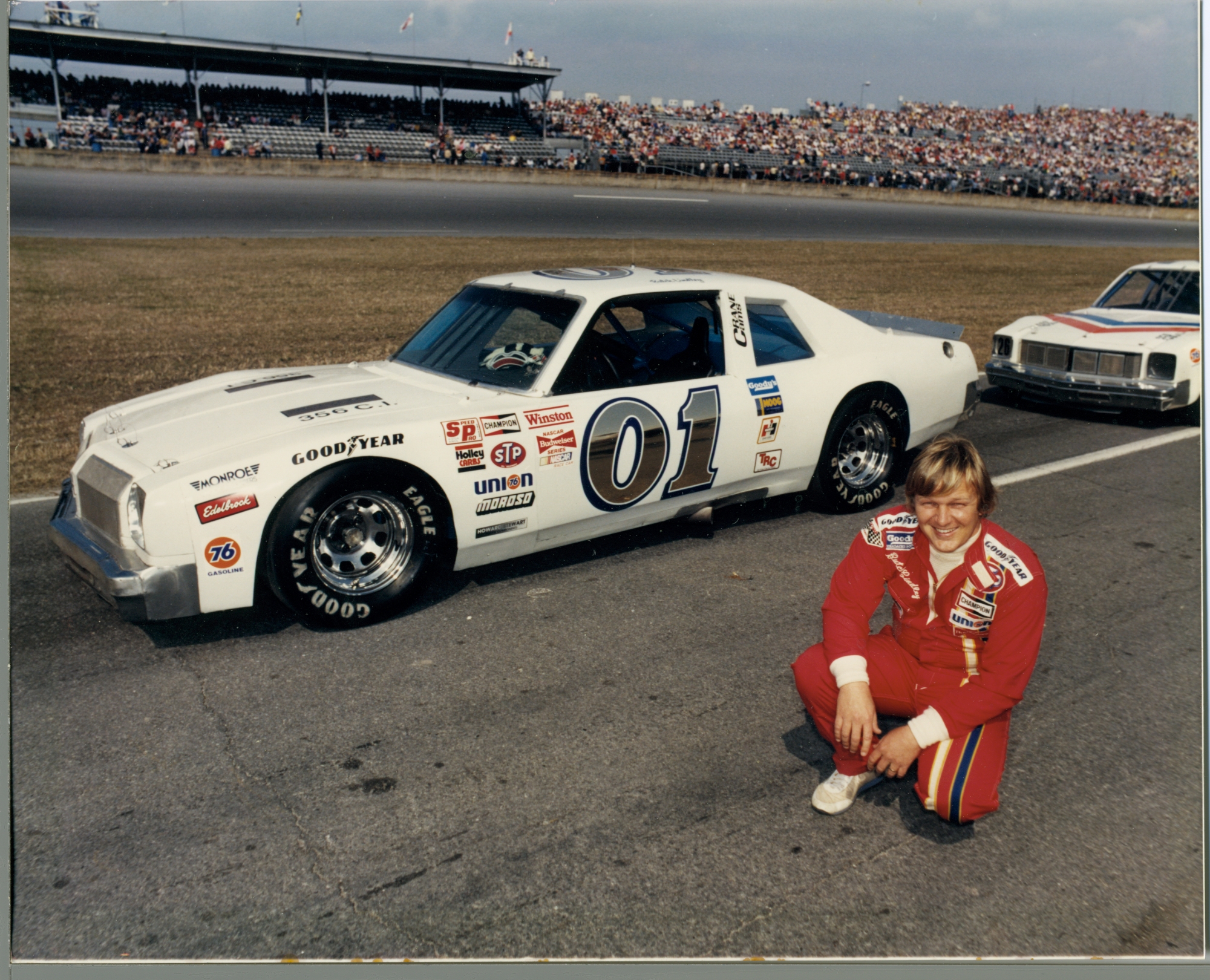 Zervakis Sportsman Butch Lindley driving
