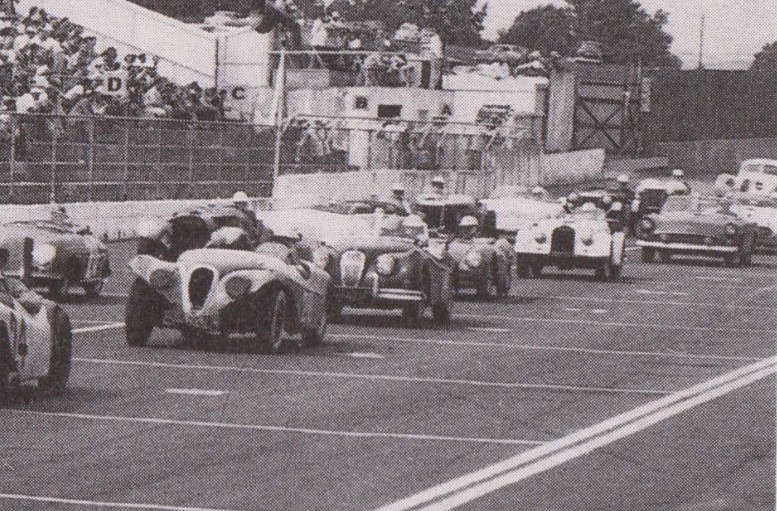 1950’S CORVETTES AND T-BIRDS RACING AT MARTINSVILLE SPEEDWAY 500 – 08