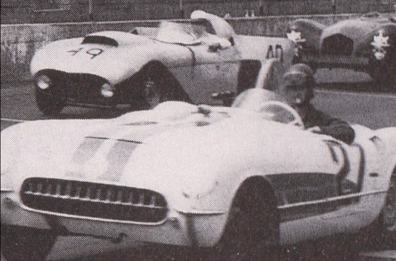 1950’S CORVETTES AND T-BIRDS RACING AT MARTINSVILLE SPEEDWAY 500 – 05