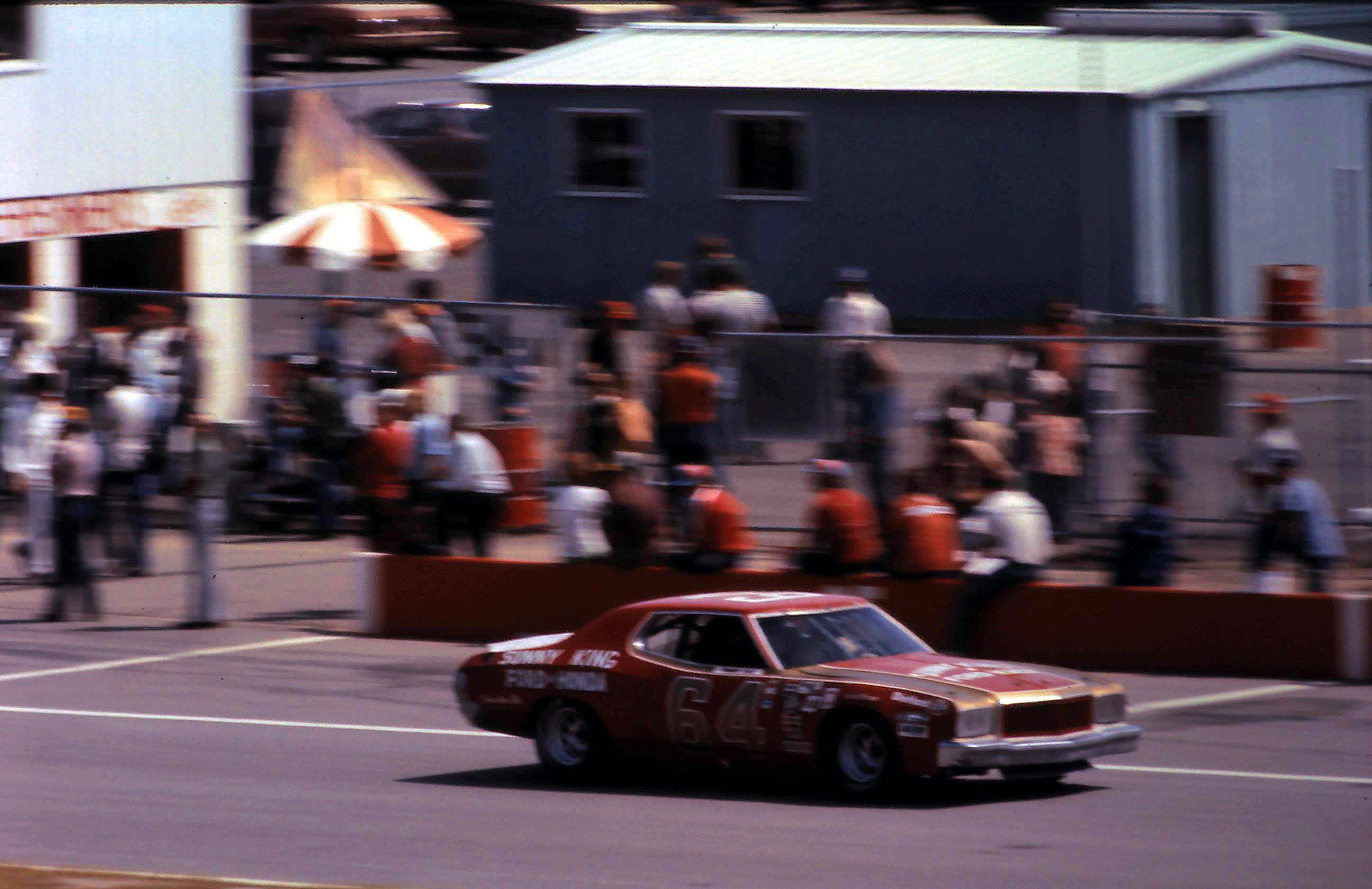 #64 Tom Gale 1977 Champion Spark Plug 400 @ Michigan