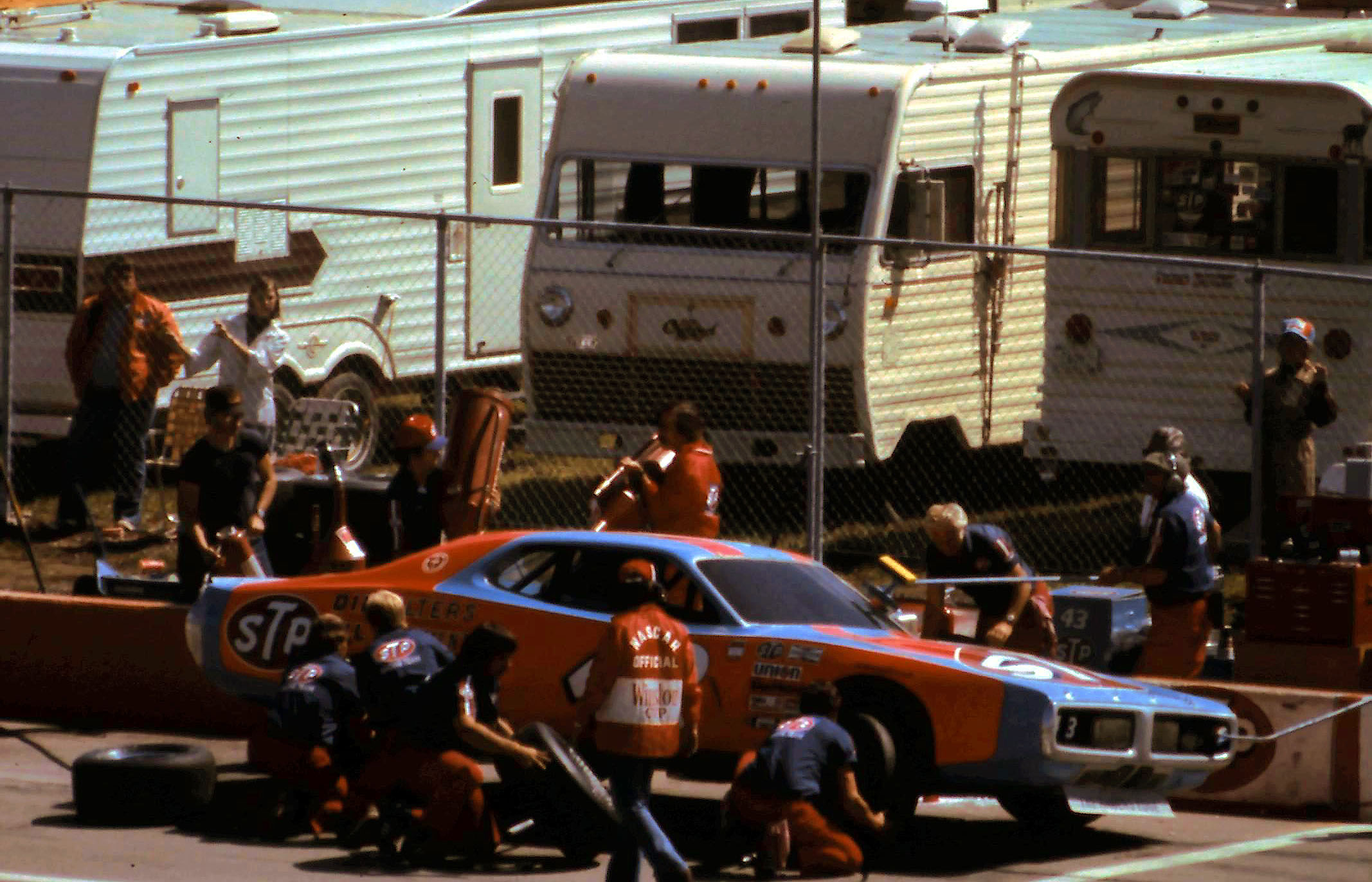 #43 Richard Petty 1977 Champion Spark Plug 400 @ Michigan