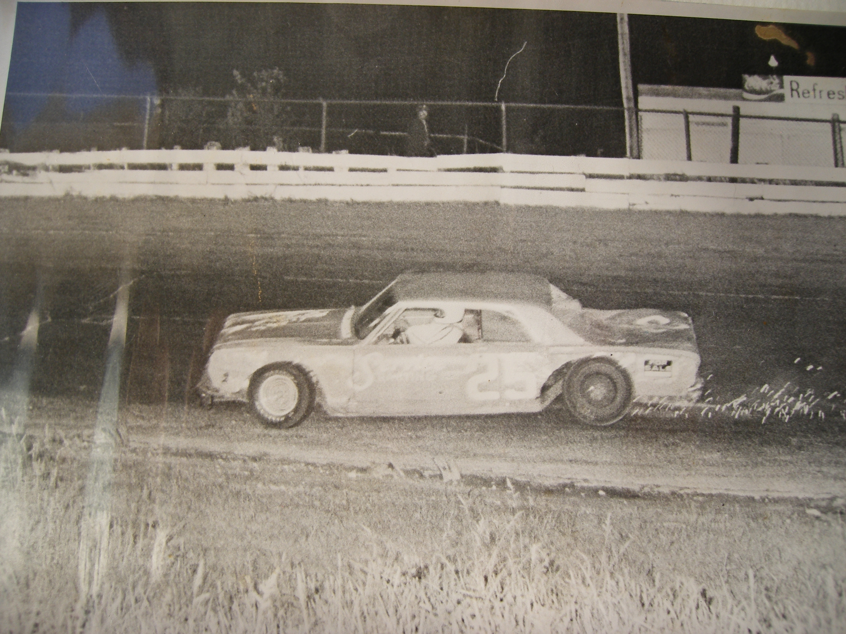 Losing an axle on turn 2 Westboro Speedway