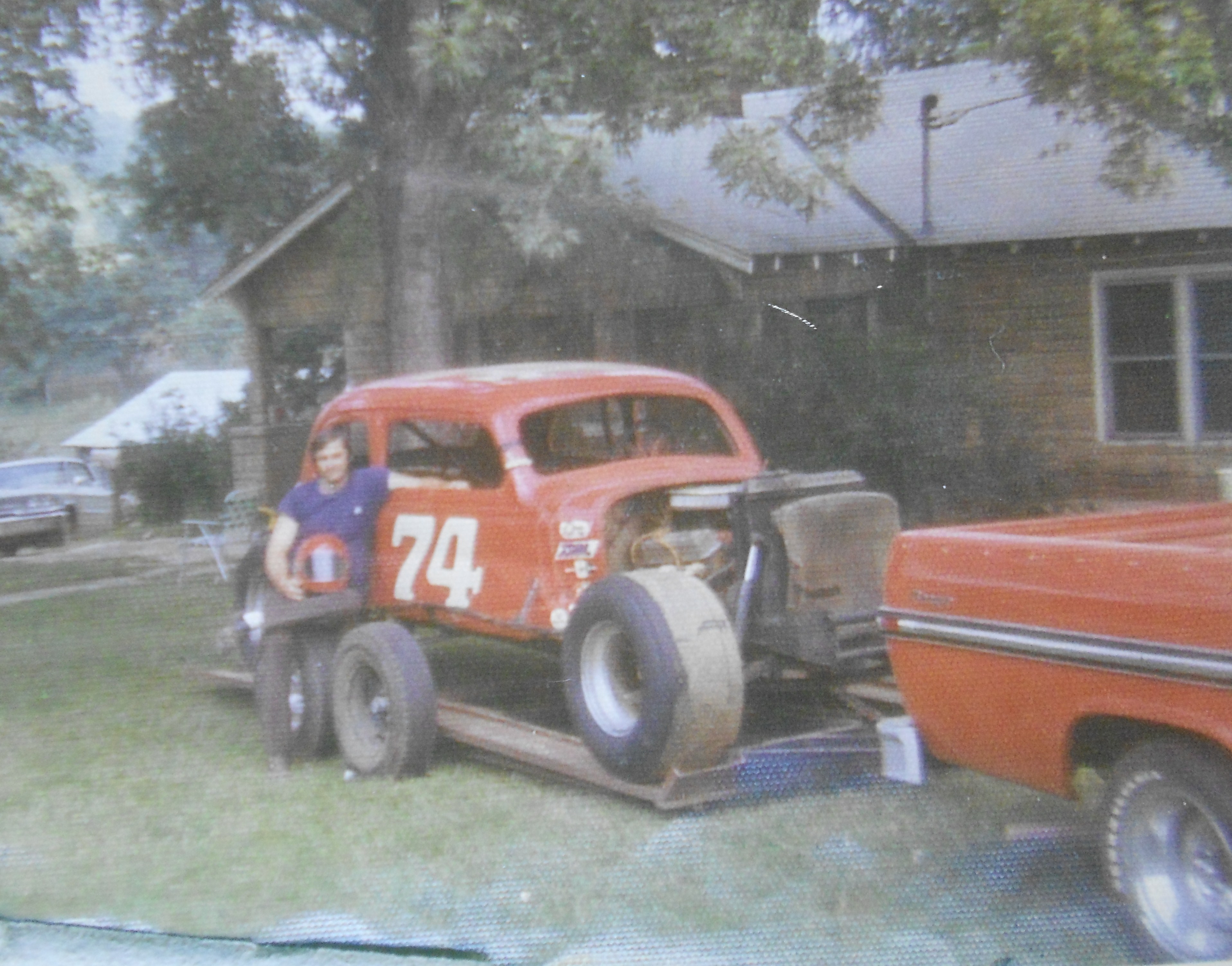 i think this guy owned ashway speedway